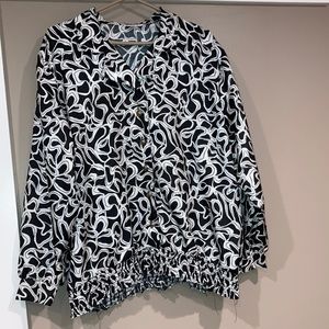 Lauren Lee Light weight women’s top